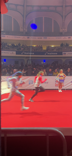 Malin Franz in Frankfurts 'Gudd Stubb'