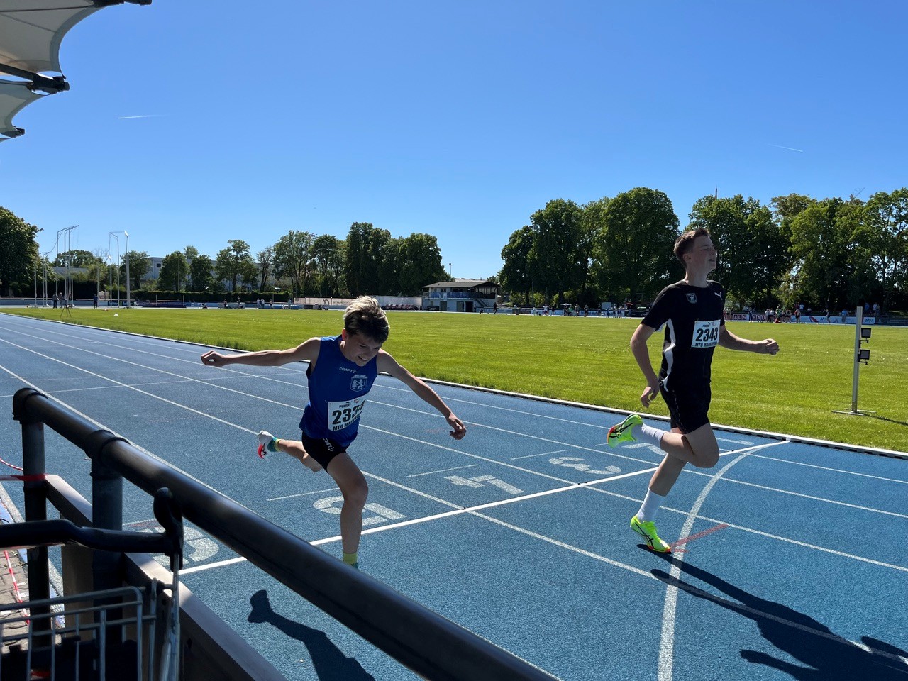 Philipp schnell im Ziel über 100 m